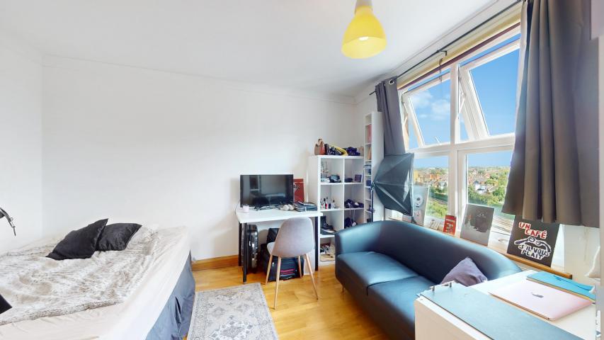 			Studio Apartment, 1 bath, 1 reception Apartment			 Burnley Road, Dollis Hill (Inclusive of Gas + Water)